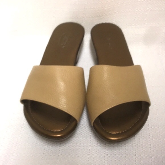 Talbots Ophelia 5 Slide On Sandals in Bamboo Pebbled Leather - Picture 2 of 10